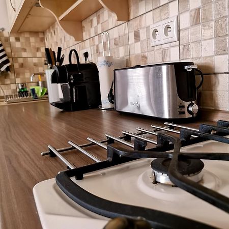 Cozyhome The Castle Apartment - Spacious, Quiet, High Ceiling Bratislava Ngoại thất bức ảnh
